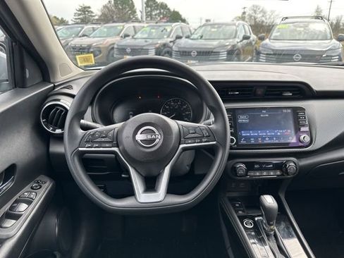 Certified 2022 Nissan Kicks SV FWD image 12