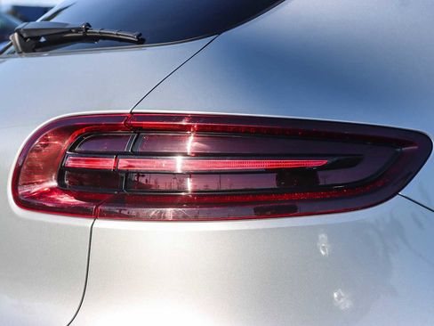 Used 2018 Porsche Macan GTS image 8