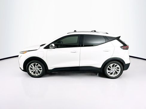 Used 2023 Chevrolet Bolt EUV LT w/ Driver Confidence Package FWD image 4