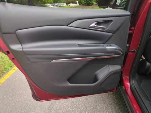 New 2027 Chevrolet Traverse Z71 w/ Driver Confidence Package AWD/4WD image 29