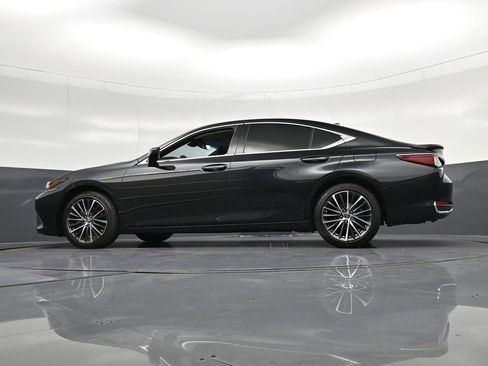 Used 2025 Lexus ES 300h w/ Premium Package FWD image 40