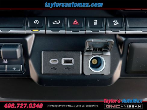 Used 2021 Chevrolet Silverado 1500 LT w/ Z71 Off-Road Package AWD/4WD image 17