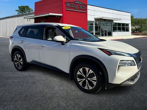 Used 2023 Nissan Rogue SV image 6