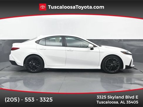 Used 2025 Toyota Camry SE w/ Convenience Package FWD image 1