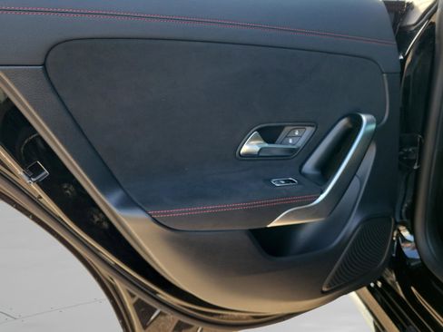 Used 2021 Mercedes-Benz CLA 250 image 9