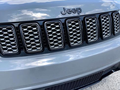 Used 2022 Jeep Grand Cherokee Laredo X AWD/4WD image 29