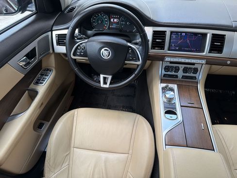 Used 2013 Jaguar XF RWD image 28
