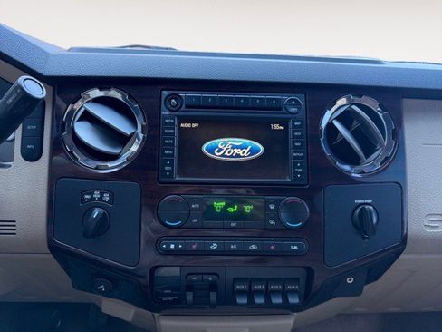 Used 2008 Ford F250 4x4 Crew Cab Super Duty image 8