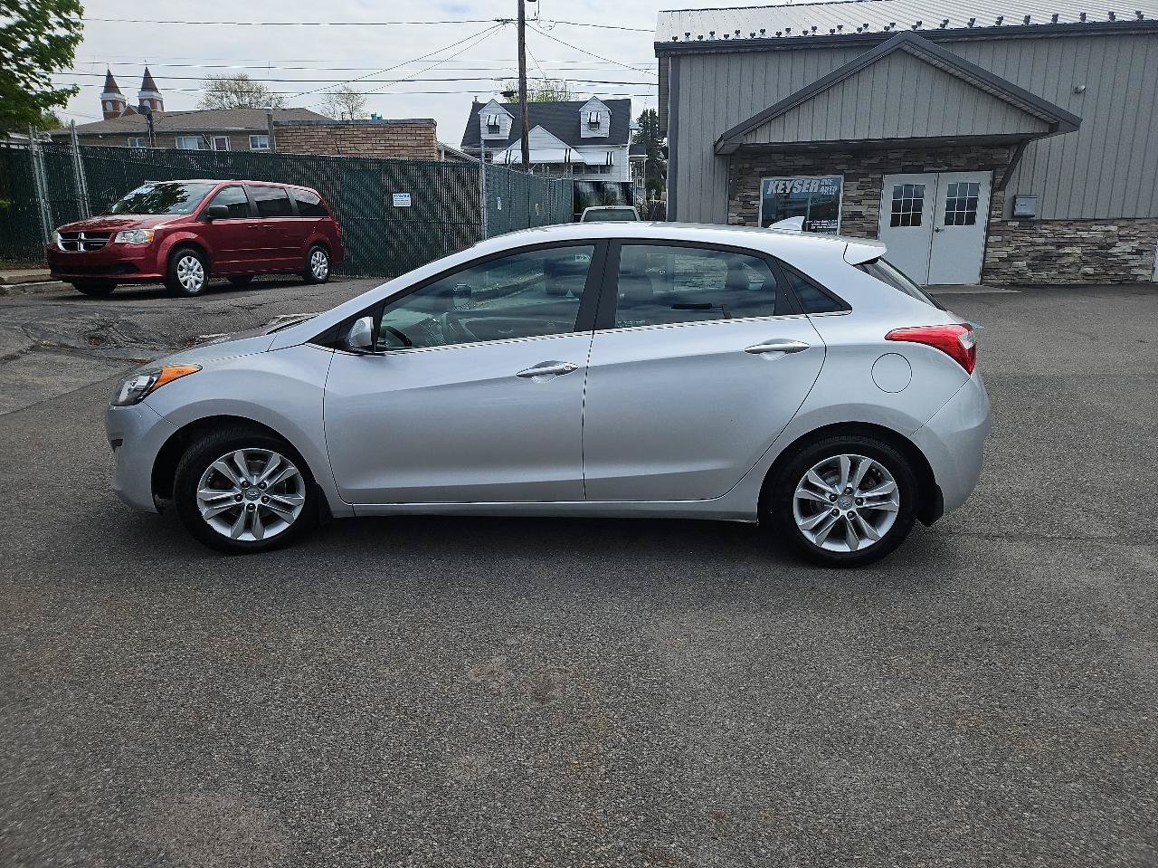 Used 2013 Hyundai Elantra GT FWD image 6