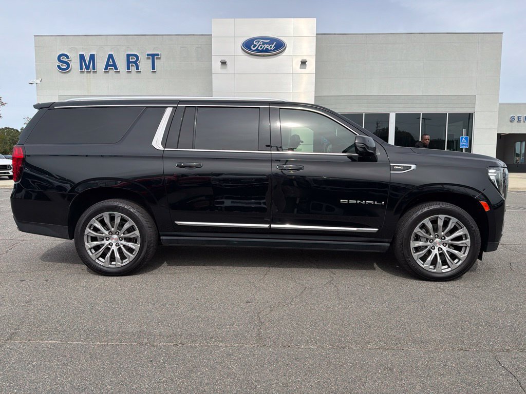 Used 2022 GMC Yukon XL Denali w/ Max Trailering Package AWD/4WD image 1