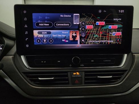 Used 2023 Nissan Altima 2.5 SV w/ SV Premium Package FWD image 25