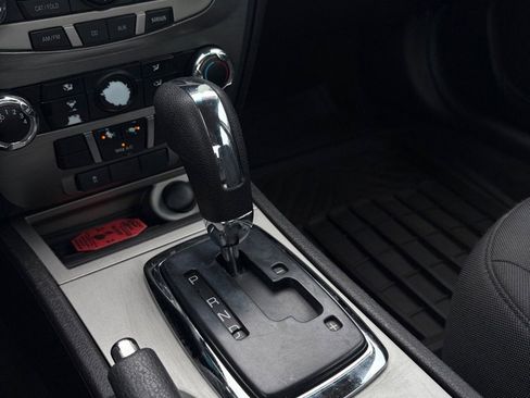 Used 2010 Ford Fusion SE image 18