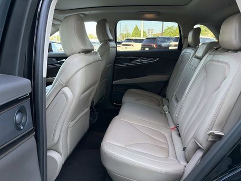 Used 2023 Lincoln Nautilus Reserve w/ Equipment Group 201A FWD image 18