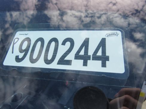 Used 2024 Toyota Sienna XLE image 30