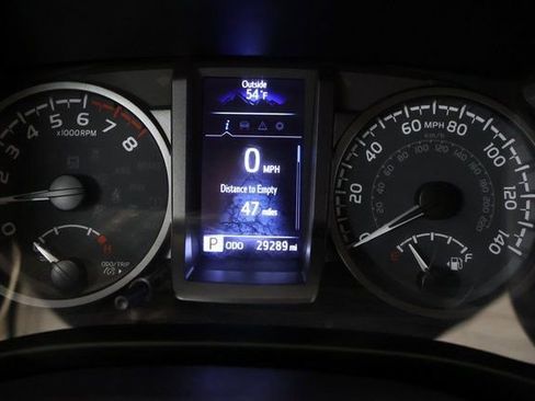 Used 2022 Toyota Tacoma TRD Off-Road image 19