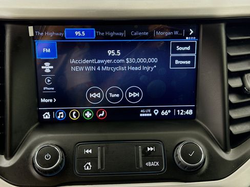 Used 2023 GMC Acadia SLE w/ Driver Convenience Package FWD image 16