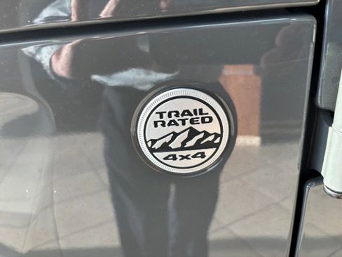 Used 2021 Jeep Gladiator Overland w/ Popular Equipment Package image 5