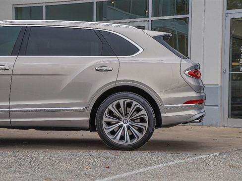 Certified 2024 Bentley Bentayga Extended Wheelbase image 14