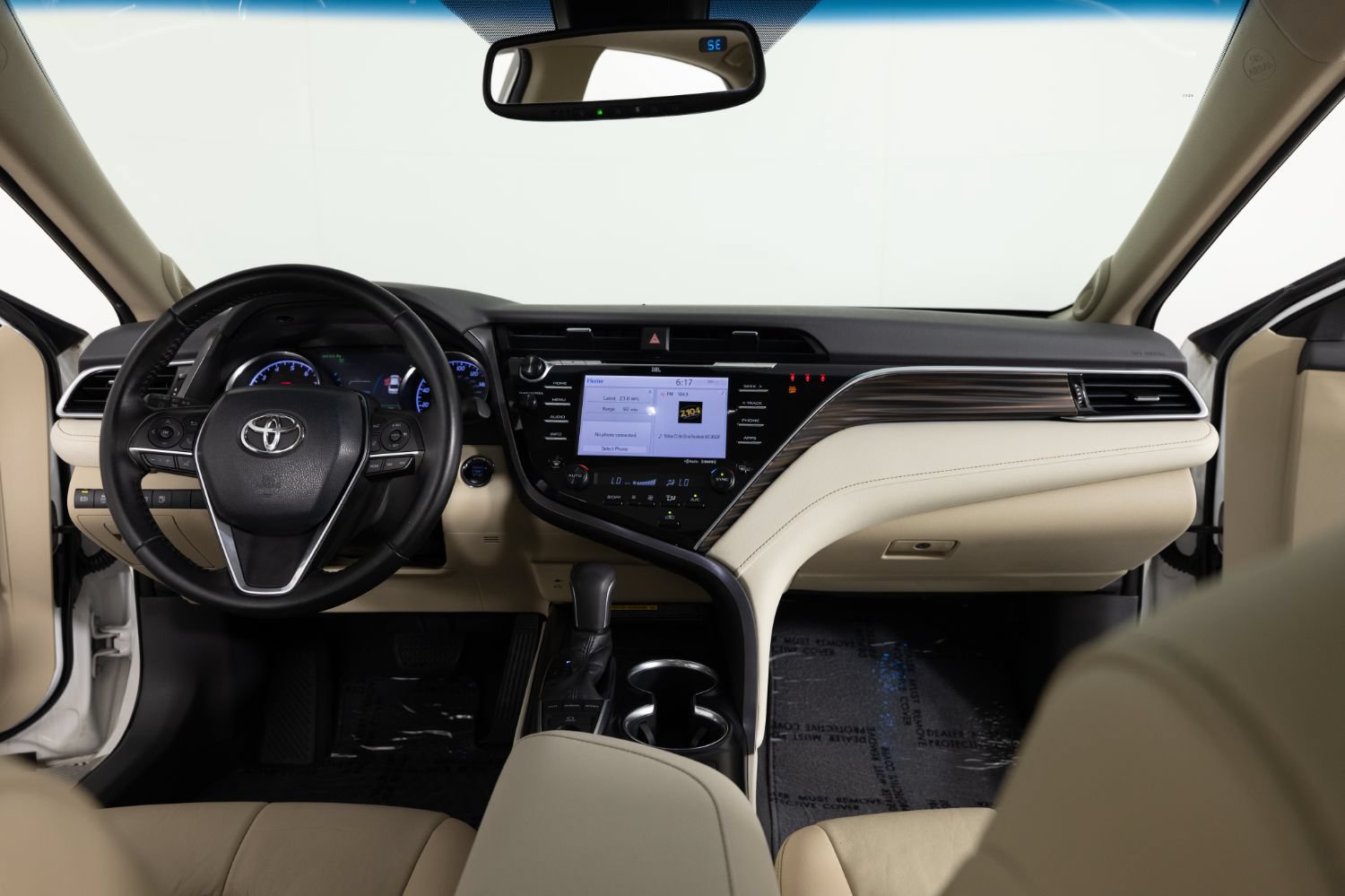 Used 2018 Toyota Camry XLE FWD image 31