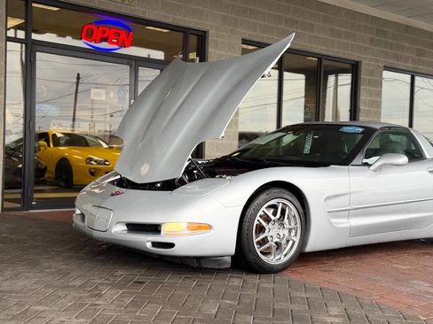 Used 1998 Chevrolet Corvette Coupe image 48
