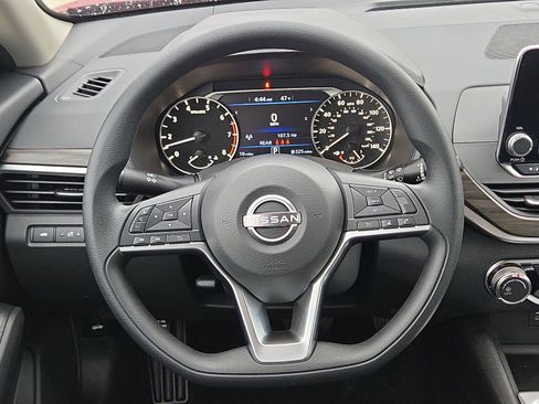 New 2025 Nissan Altima 2.5 SV image 11