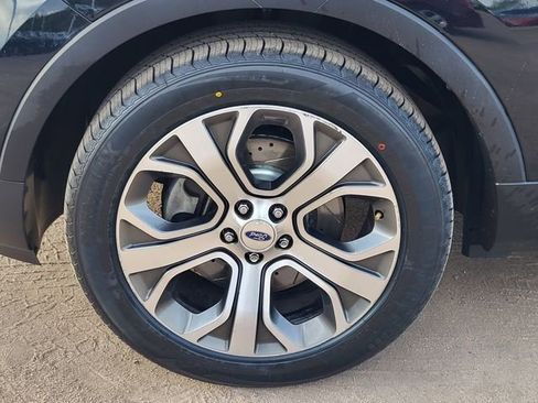Used 2018 Ford Explorer Platinum AWD/4WD image 10