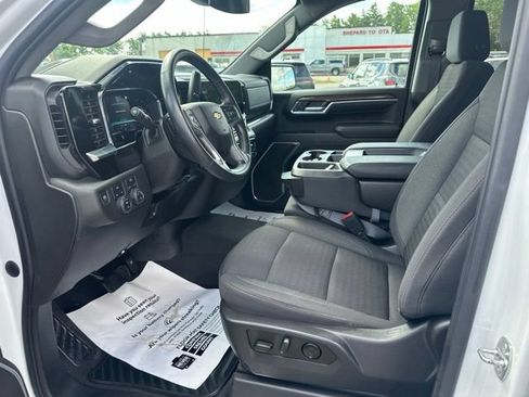 Used 2023 Chevrolet Silverado 1500 LT AWD/4WD image 13