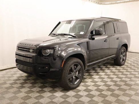 Used 2025 Land Rover Defender 130 X-Dynamic SE AWD/4WD image 1