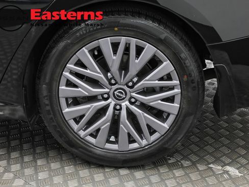 Used 2023 Nissan Altima 2.5 SV w/ SV Premium Package FWD image 35