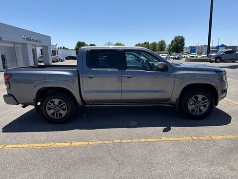 Used 2025 Nissan Frontier SV w/ SV Convenience Package RWD image 8