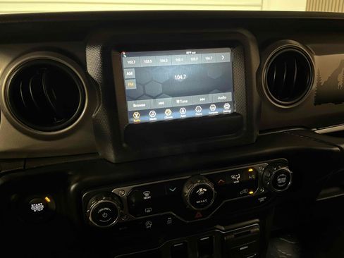 Used 2023 Jeep Wrangler Sport AWD/4WD image 14
