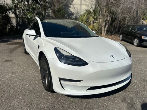 Used 2021 Tesla Model 3 Standard Range Plus image 2