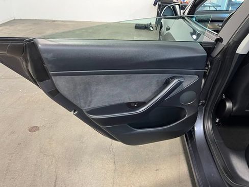 Used 2022 Tesla Model 3 Long Range AWD/4WD image 19