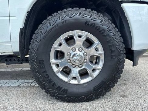Used 2024 RAM 2500 Laramie w/ Safety Group AWD/4WD image 9