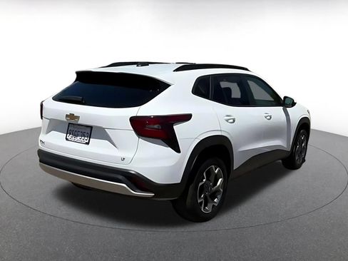 Used 2025 Chevrolet Trax LT w/ LT Convenience Package FWD image 15