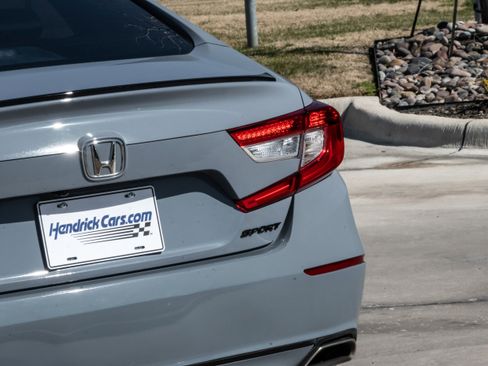 Used 2022 Honda Accord Sport image 8