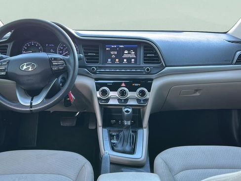 Used 2019 Hyundai Elantra SEL image 16