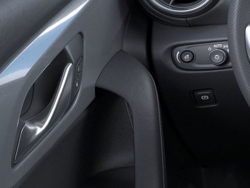 Used 2025 Chevrolet Blazer LT FWD image 23