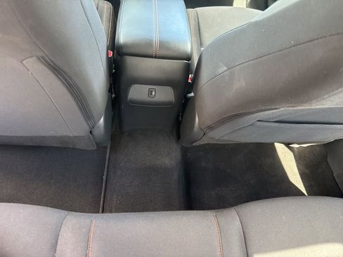 Used 2022 Nissan Sentra SR w/ Lighting Package FWD image 13