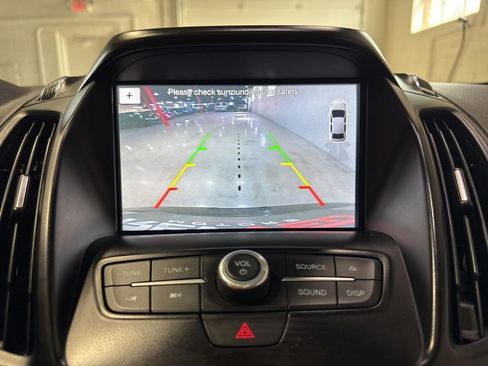 Used 2017 Ford Escape SE w/ SE Leather Comfort Package image 18