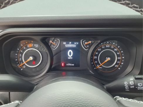 Used 2025 Jeep Wrangler Unlimited Sport AWD/4WD image 22
