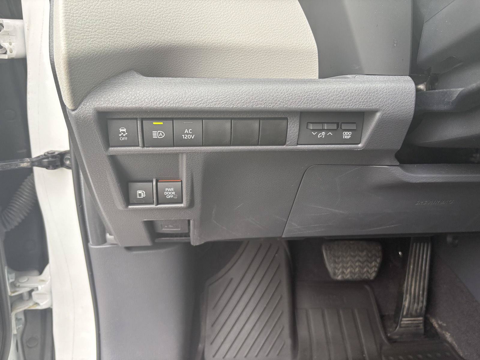 Used 2024 Toyota Sienna XLE w/ XLE Plus Package AWD/4WD image 13
