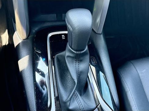 Used 2025 Toyota Corolla Cross XLE w/ Convenience Package AWD/4WD image 24