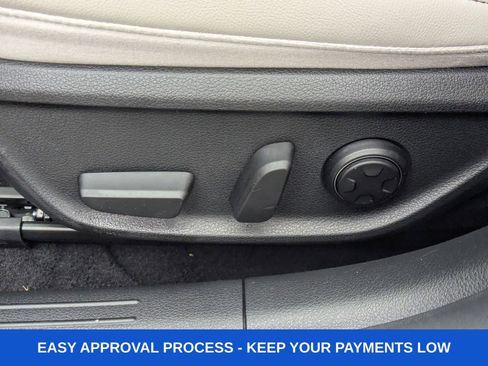 Used 2023 Genesis G70 2.0T image 27