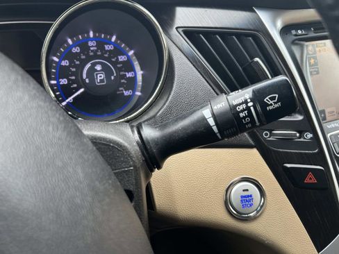 Used 2013 Hyundai Sonata Limited w/ Premium Pkg image 24