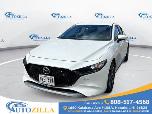 Used 2019 MAZDA MAZDA3 Hatchback FWD image 1