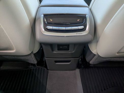 Used 2022 Cadillac XT6 Premium Luxury FWD image 19