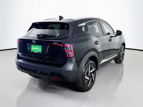 Used 2026 Nissan Kicks SV FWD image 10