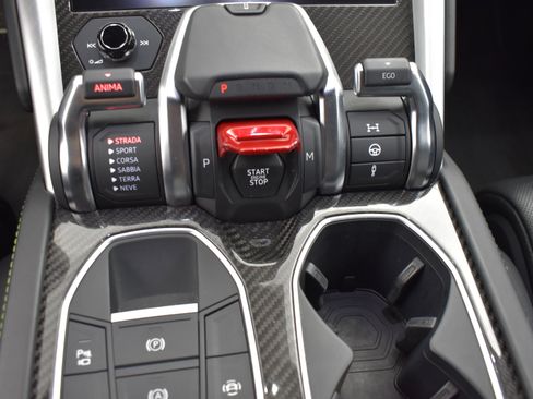 Used 2020 Lamborghini Urus image 14