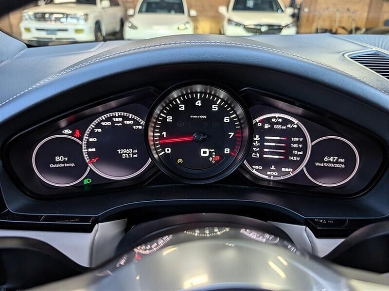 Used 2023 Porsche Cayenne w/ Premium Package AWD/4WD image 20